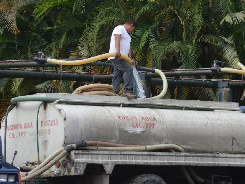 Viernes, pipas mitigarán desabasto de agua en 3 alcaldías de CDMX