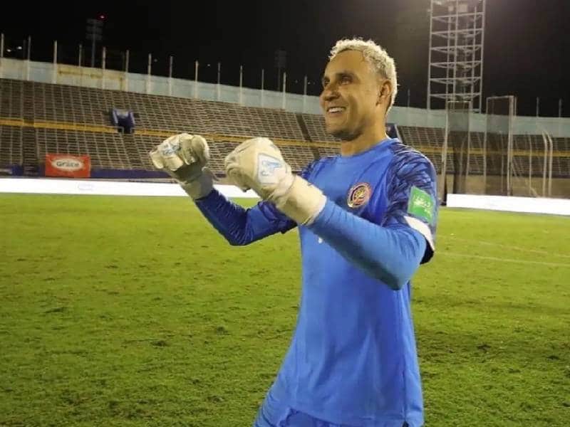 ¡Palmas para Keylor Navas! El arquero recibe en su casa a 30 ucranianos
