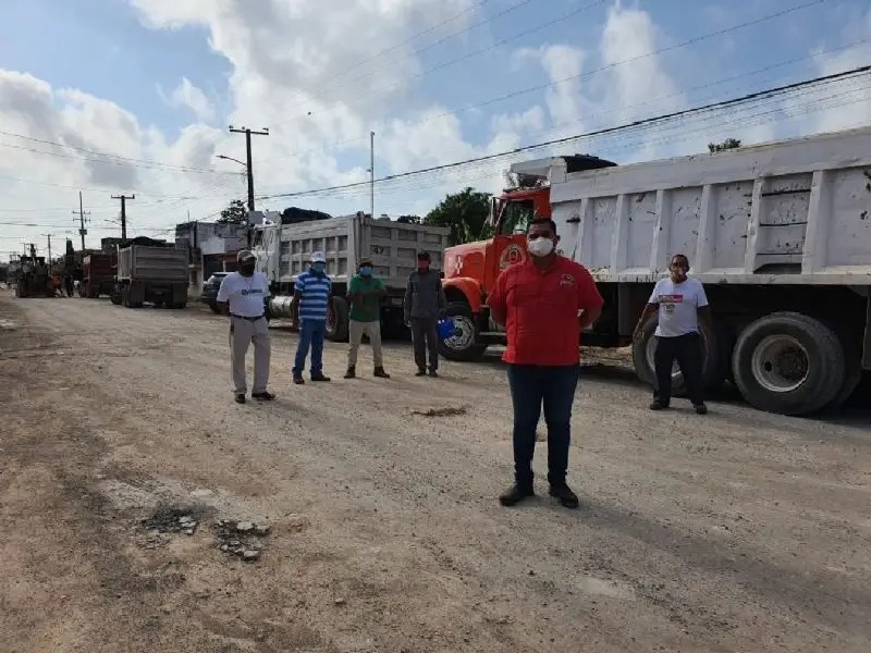 Niegan cambio de unidades a volqueteros de Chetumal