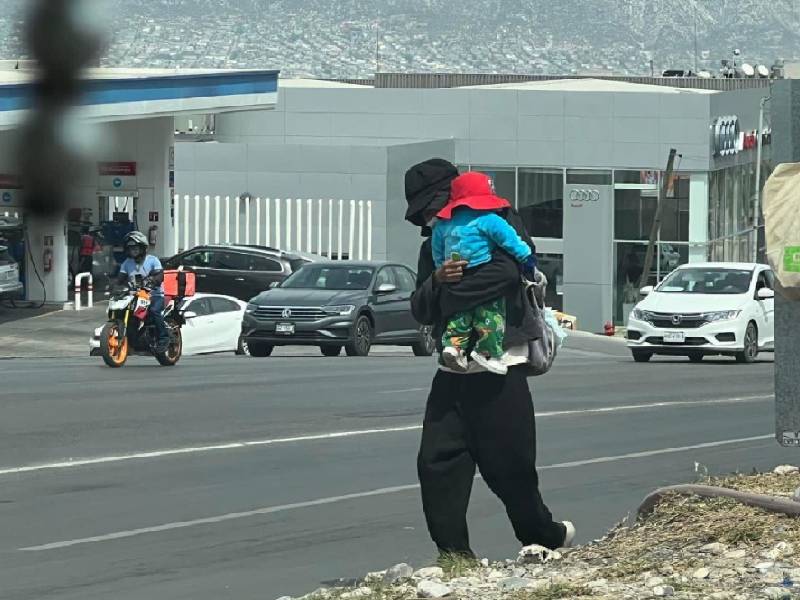 Denuncian a estafador que pide dineroÔÇª ¡con un bebé de plástico!