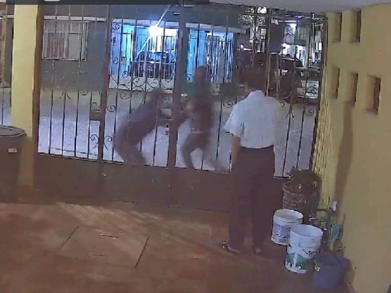 Imágenes fuertes. Capta video el momento en que fue secuestrada una mujer