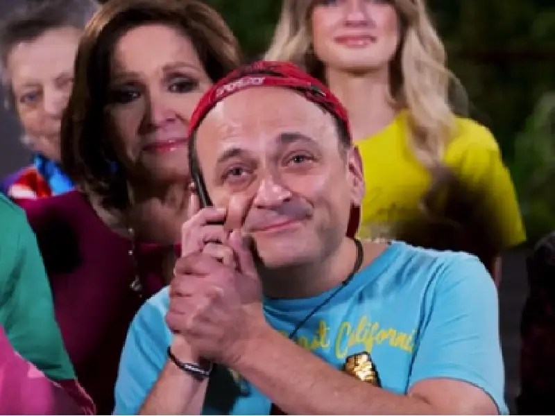 Así fue el emotivo homenaje a Octavio Ocaña en la nueva temporada de ÔÇÿVecinosÔÇÖ