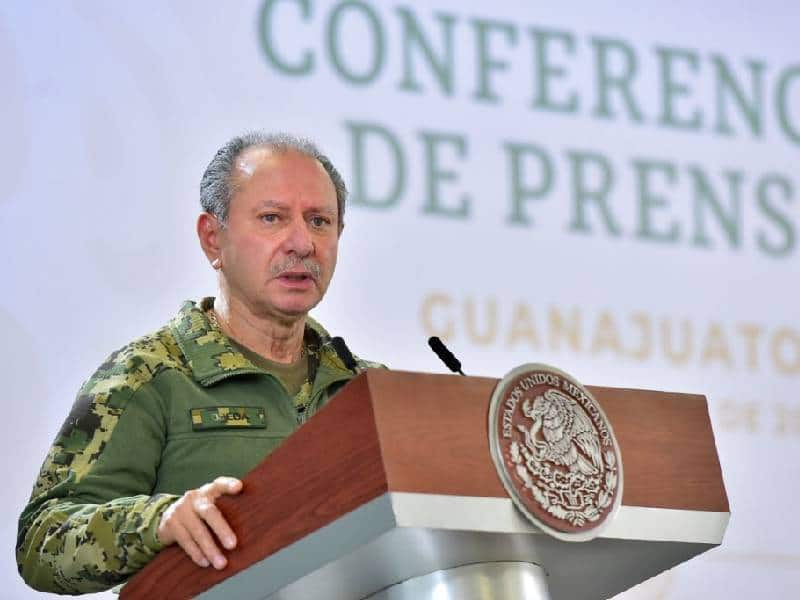 López Obrador deslinda a titular de la Semar del caso Ayotzinapa