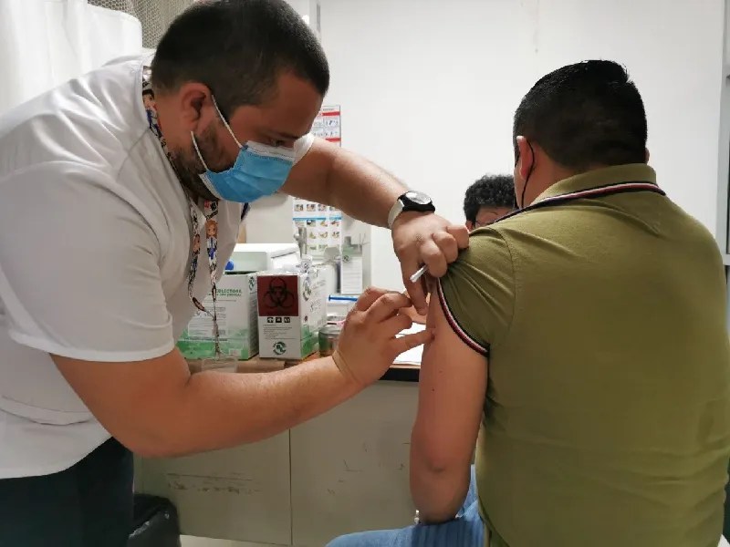 Inicia mañana aplicación de vacuna de refuerzo en Leona Vicario a personas de 18 a 29 años