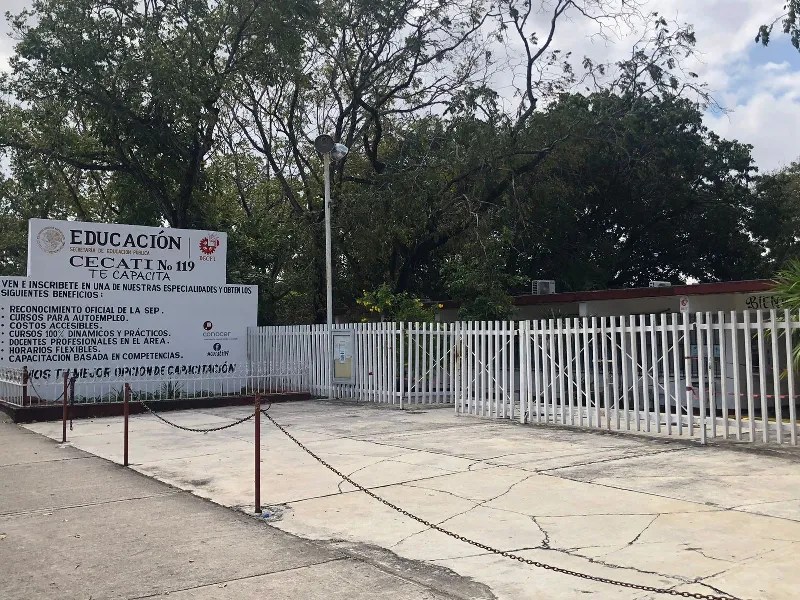 Más de una vez fue saqueado el Cecaty 119, retoman clases