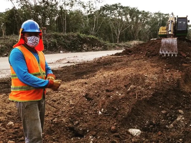 Piden cuidar cenotes de Tren Maya