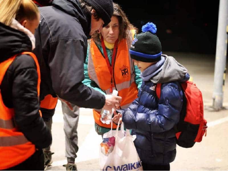 Niño ucraniano recorre mil 200 kilómetros para escapar de la guerra