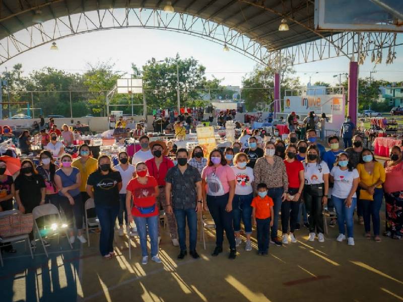 Jóvenes emprendedores inyectan dinamismo a economía local