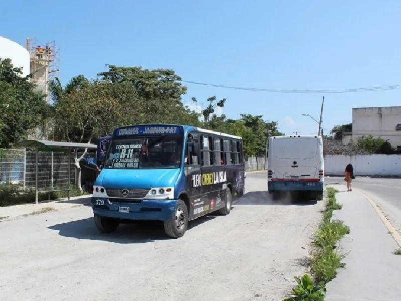 Buscan solución para cubrir servicio de transporte a alumnos