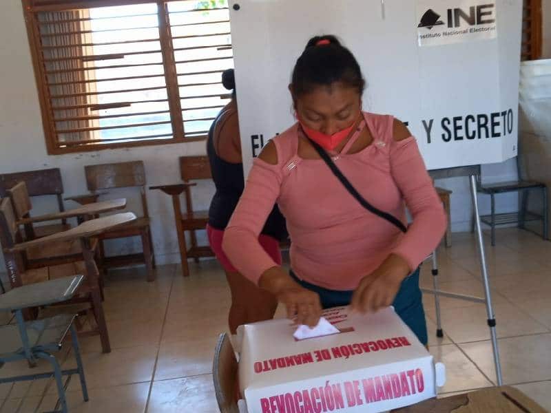 Dan mexicanos su aval al Presidente