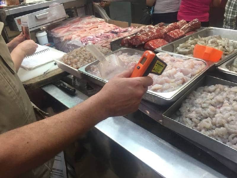 Exhortan extrema vigilancia en compra de mariscos