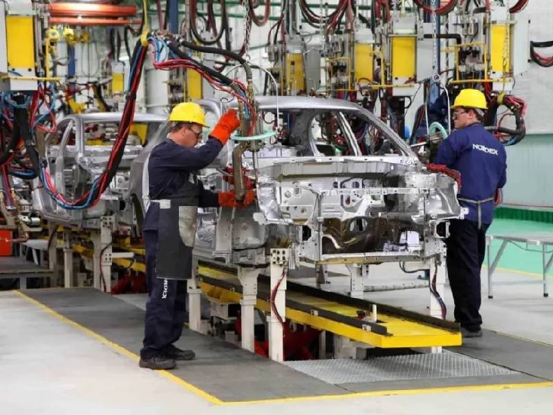 Cae 2.9% venta de autos ligeros en primer trimestre del año
