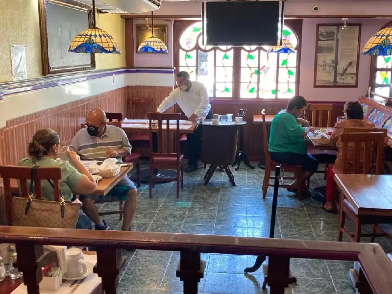Restaurantes, bares y centros nocturnos, registraron buenas ventas