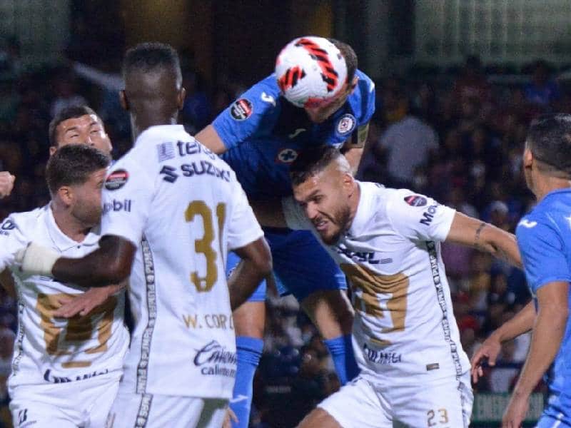 Detienen a 13 revendedores de boletos del partido Pumas vs Cruz Azul