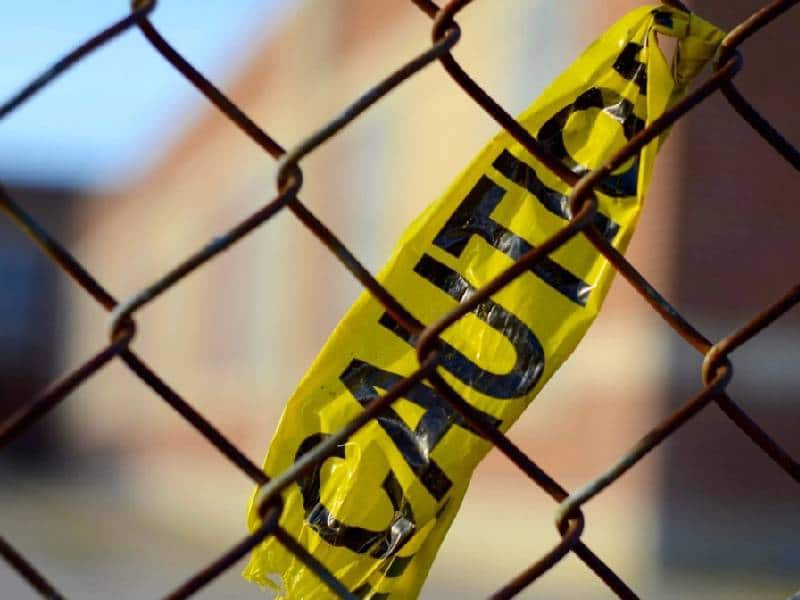 Se conocen por Facebook, hombre muere apuñalado y ella alega que fue accidente
