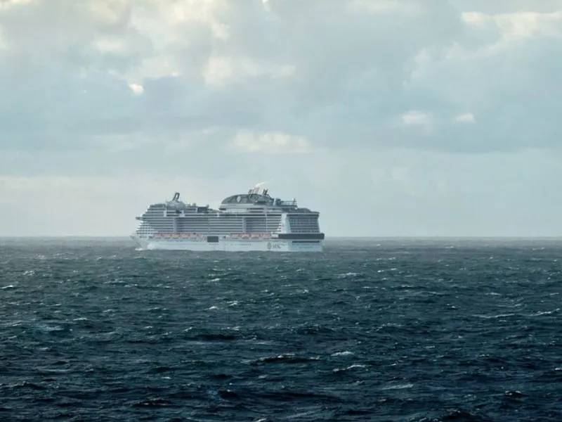 Buscan a turista que cayó al mar del barco crucero Mardi Gras