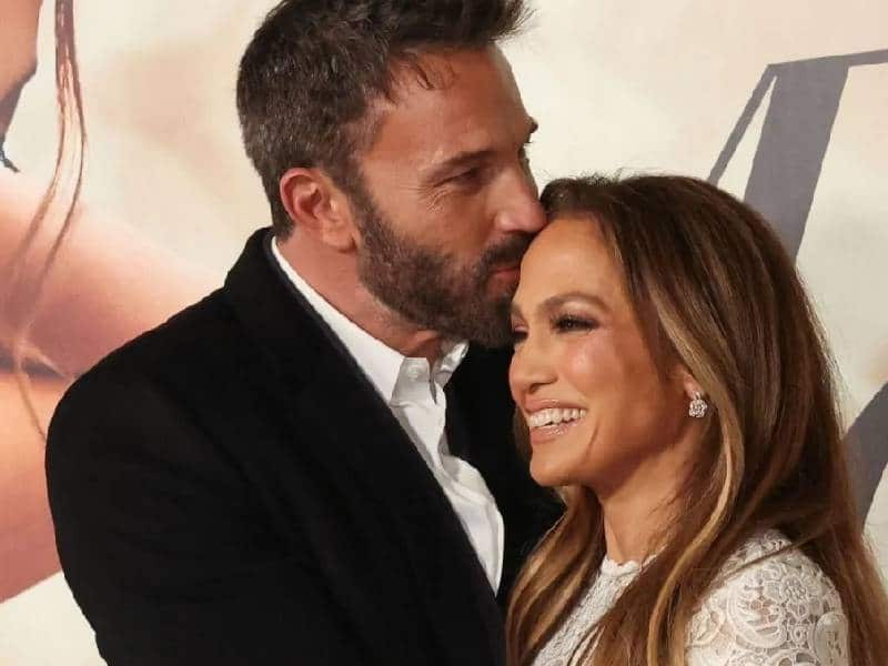¿Khe? JLO le hizo firmar una presunta cláusula sexual a Ben Affleck