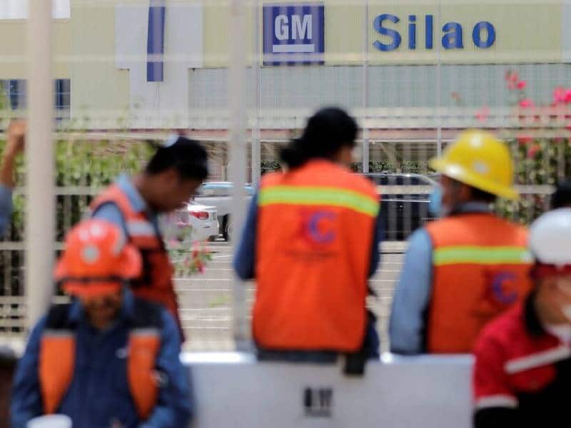 Trabajadores de la CTM se quejan de falta de empleos permanentes