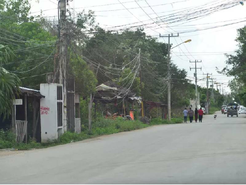 Vecinos se resisten a cobros de luz en colonias irregulares