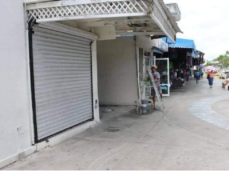 Situación económica obliga a cierre de negocios