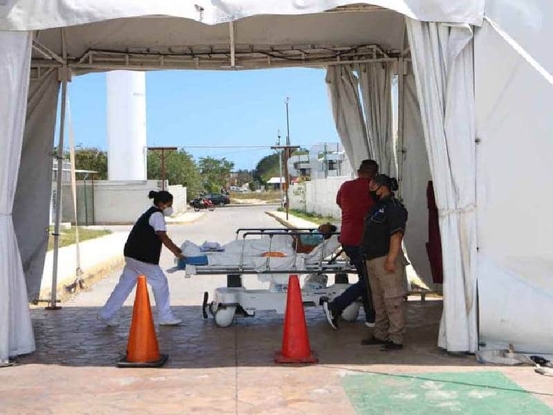 Mantiene carpa covid en el hospital general