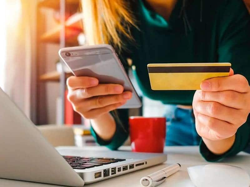 Se suman empresarias a ventas por redes sociales