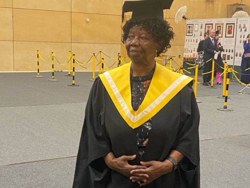 Abuelita universidad