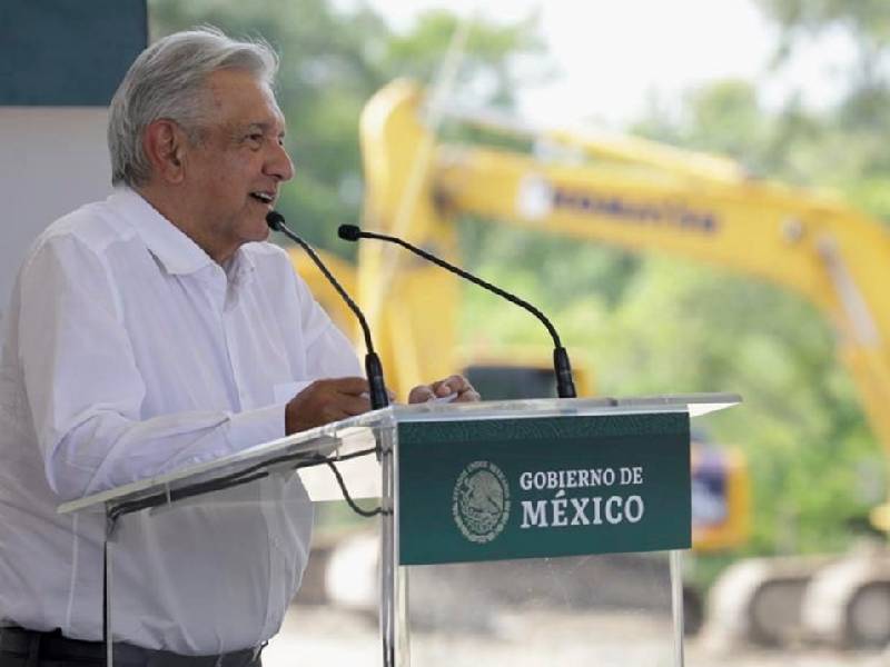 Tren Maya continúa su curso, pese a más amparos: AMLO