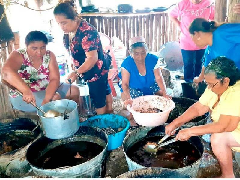 Gastronomía yucateca caracteriza festividades de antiguo gremio cultural de Q.Roo