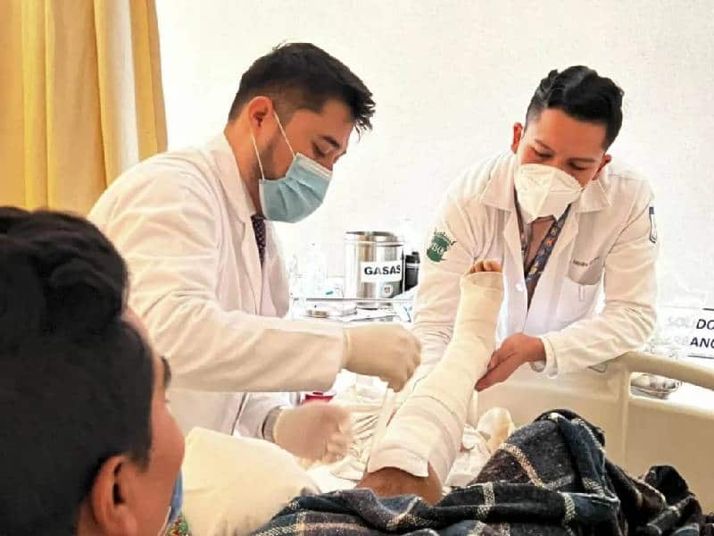 Contratará México a médicos cubanos