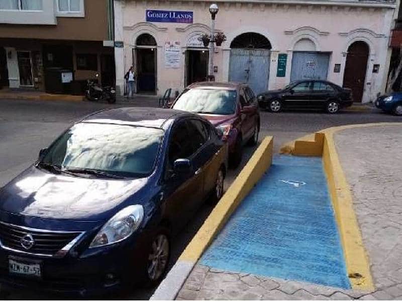 Entra en vigor aumento de multas por no respetar espacios inclusivos