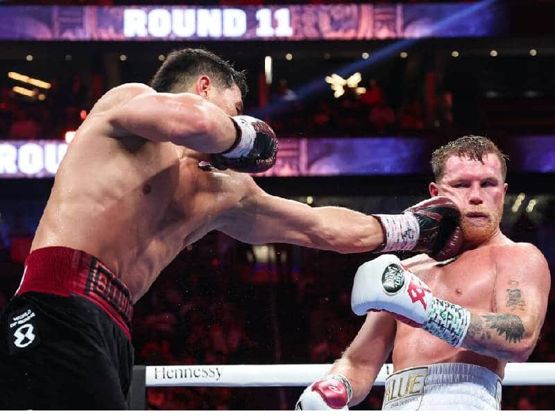 Dmitry Bivol iría por cinturones de ÔÇÿCaneloÔÇÖ álvarez si se da una revancha