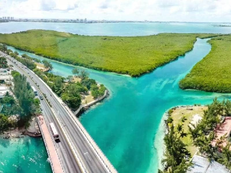 Prevén conclusión de puente sobre Laguna Nichupté en diciembre de 2023