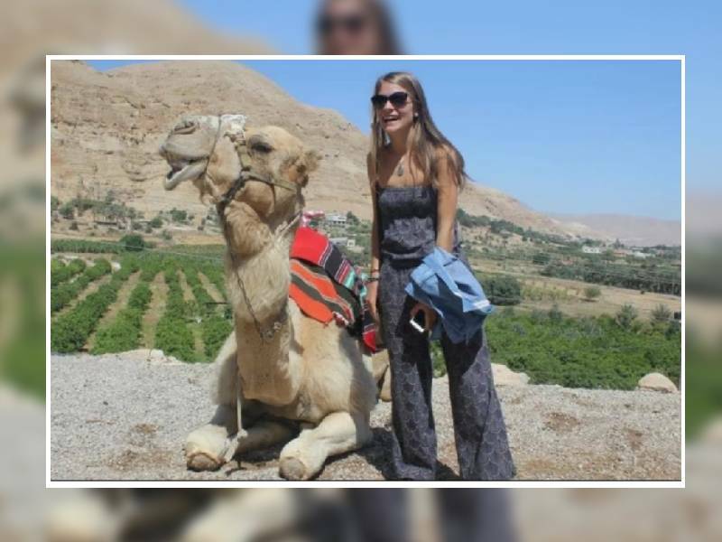 ¡Ah caray! Joven recuerda el día que la iban a vender por camellos
