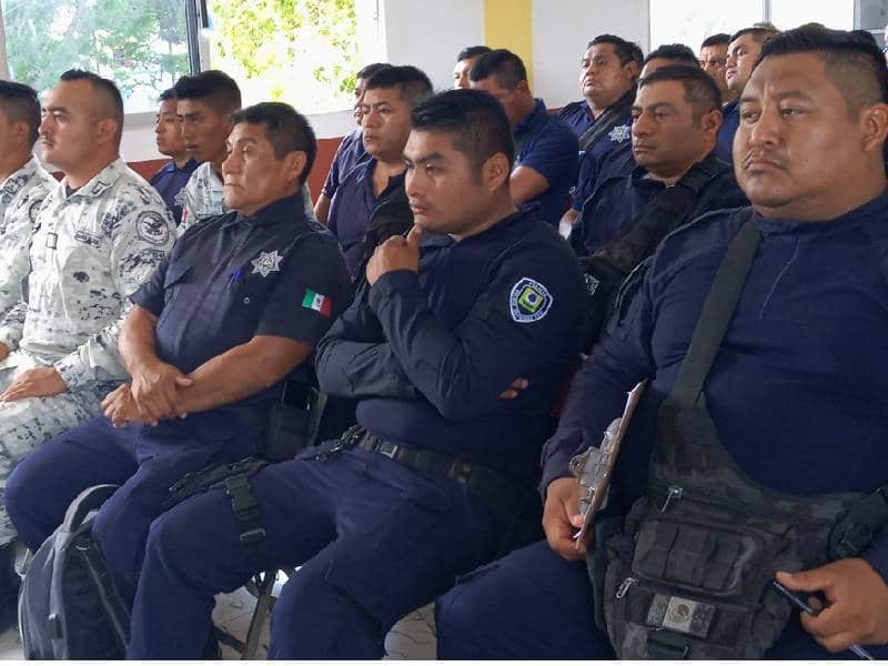 Buscan que policías de Lázaro Cárdenas profesionalicen su labor