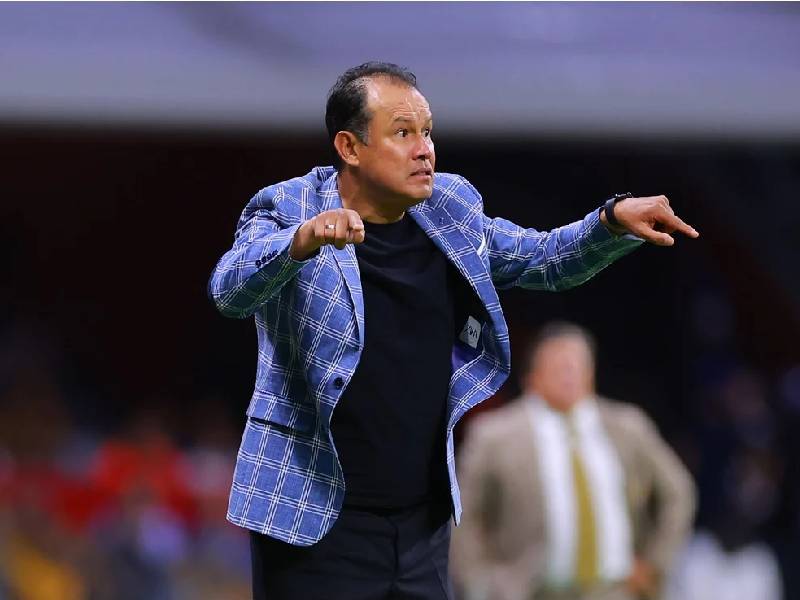 ¡Es oficial! Juan Reynoso deja de ser técnico de Cruz Azul