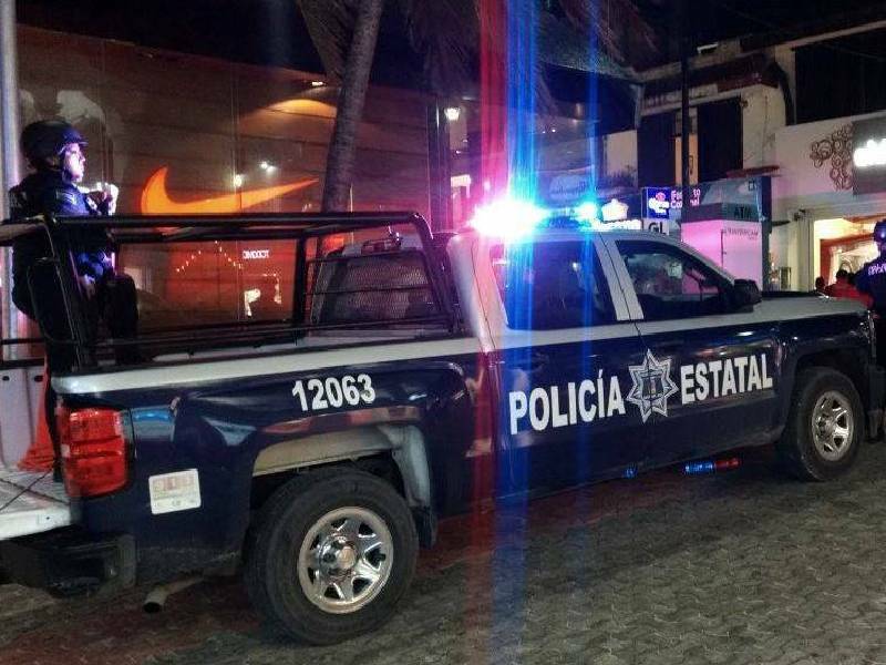 Detienen a dos sujetos liándose a golpes en Tulum
