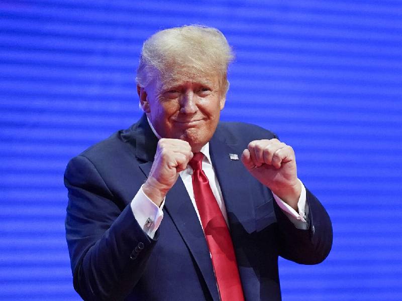Trump insta a armar a los ciudadanos para combatir el ¡mal! tras masacre en Texas