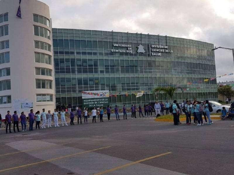 900 aspirantes de medicina ingresarán a la UQROO