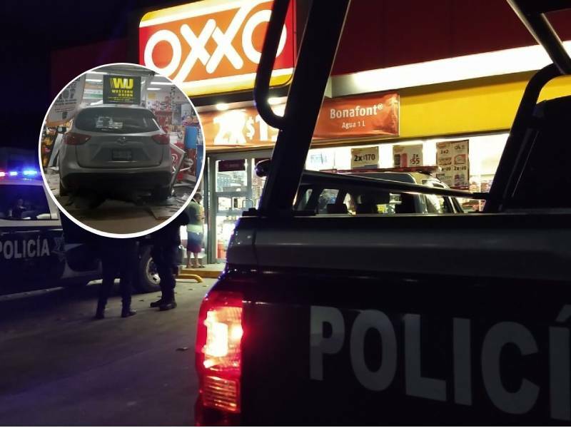 Conductor pierde el control y se estrella adentro de un Oxxo en Cancún