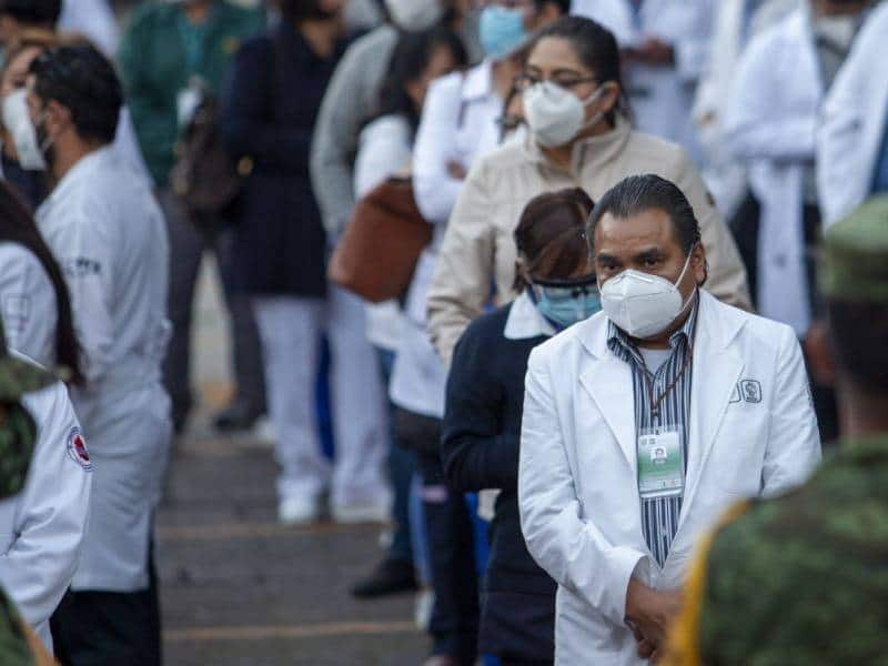 Hay un déficit de 154 mil 786 médicos especialistas en el país: Salud