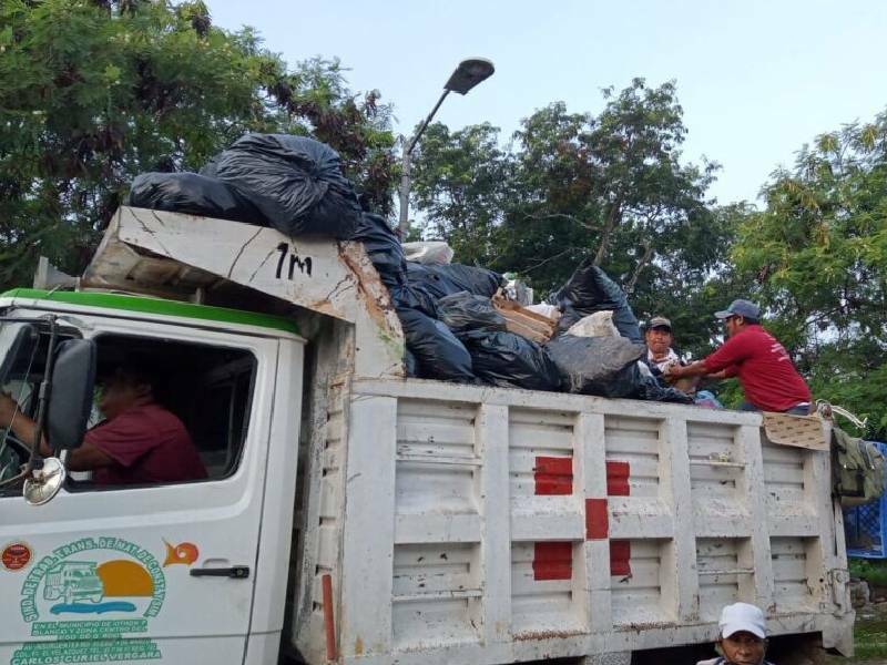 Continúa Othón P. Blanco las campañas de descacharrización