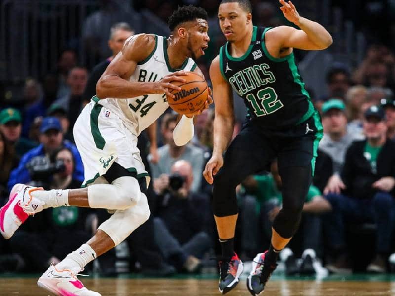 Bucks pega primero en arranque de semifinales en Conferencia del Este