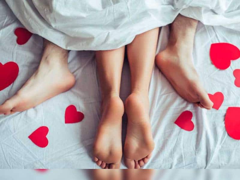 Pareja tiene relaciones en iglesia para recibir la ÔÇ£bendición de DiosÔÇØ