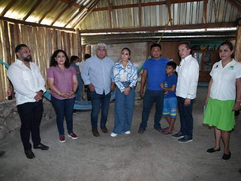 El gobernador Carlos Joaquín constata programas sociales y obra pública que elimina rezagos