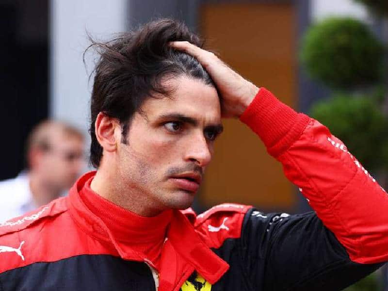 Carlos Sainz logra ‘pole position’ en Gran Bretaña; Checo Pérez saldrá en cuarto