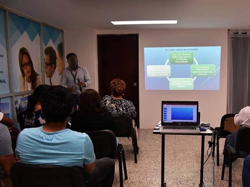 Capacitan a personal hotelero del sur de Quintana Roo contra extorsión telefónica