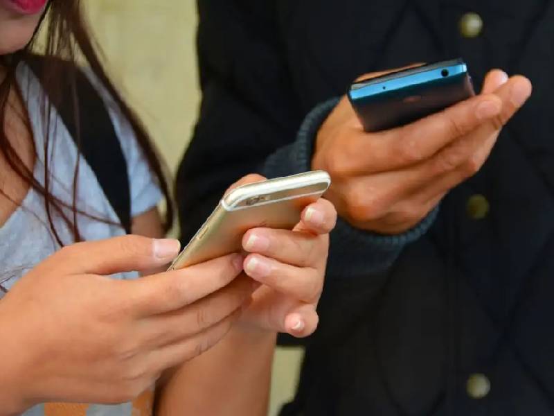Crece el número de usuarios de internet en México, pero persisten las brechas