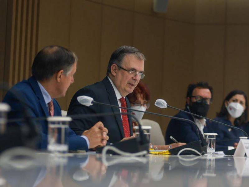Anuncia Ebrard inversiones millonarias en México de empresas Coreanas