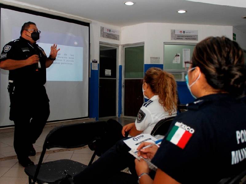 Policías reciben capacitación en primeros auxilios
